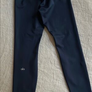 ALO Yoga Women’s Dark Blue Leggings